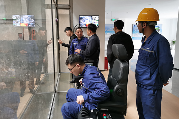 1719479077101595.jpg 中控室參觀.jpg